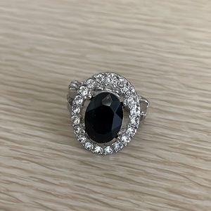Black stretchy paparazzi ring
